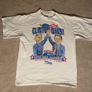 Vintage 1992 “Clinton/Gore Win” Salem Sportwear Cotton Tshirt